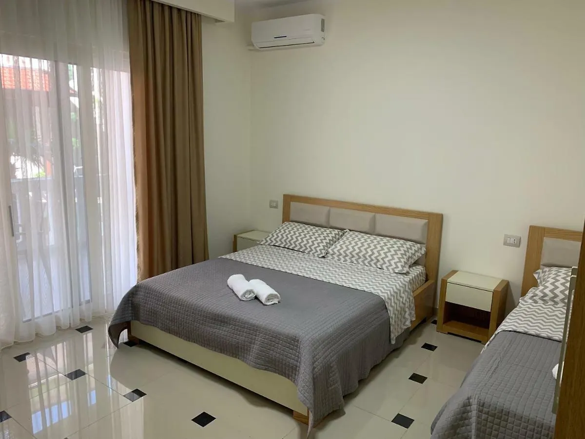 Hotel Erol Velipojë 3*,