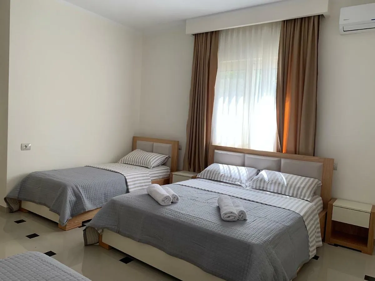 Hotel Erol Velipojë 3*,  Albania
