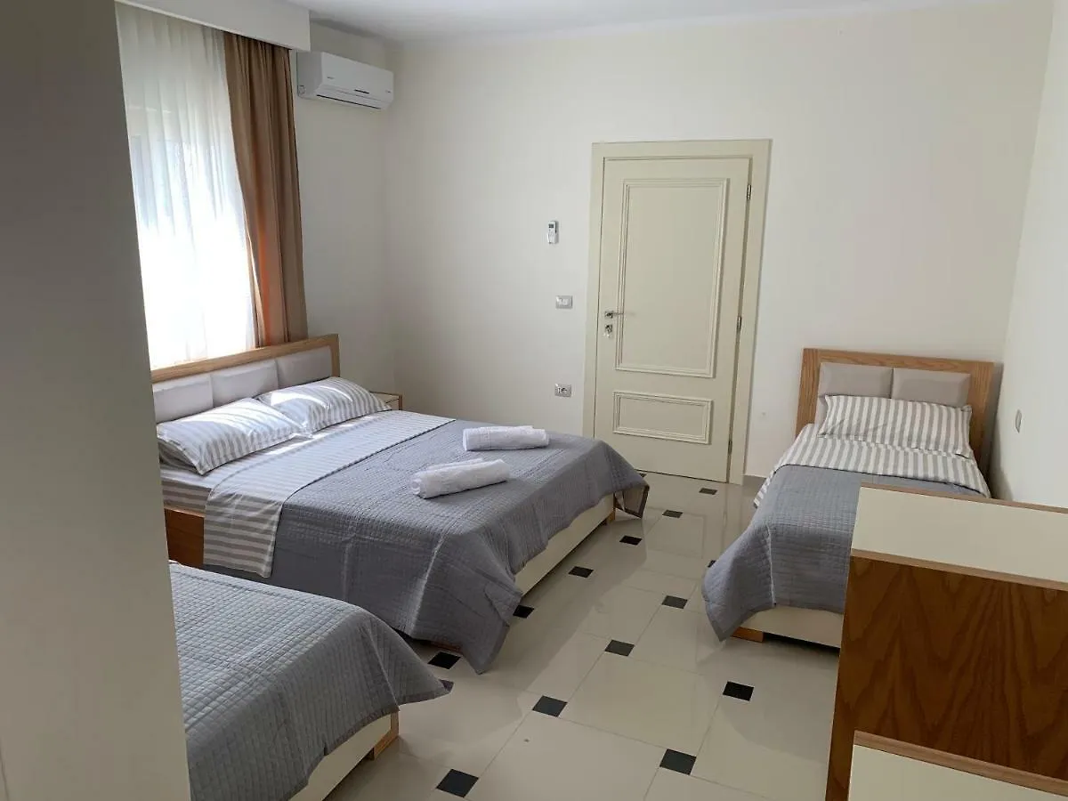 Hotel Erol Velipojë 3*,  Albania